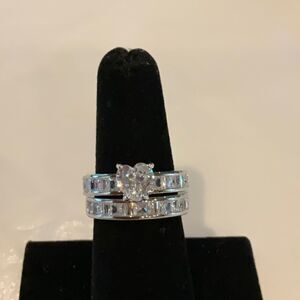 Gorgeous Wedding Ring Set